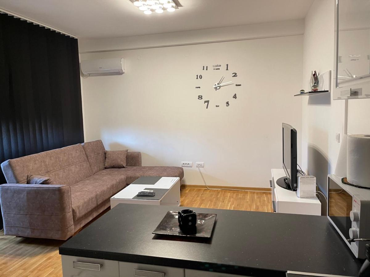 Royal Residence Apartmani Pančevo エクステリア 写真