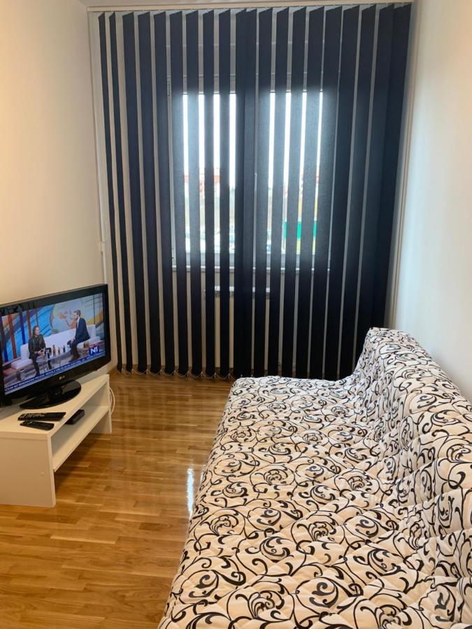 Royal Residence Apartmani Pančevo エクステリア 写真